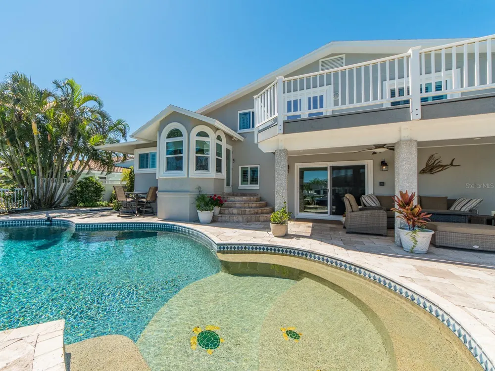 707 SNUG ISLAND Clearwater Beach, FL 33767
