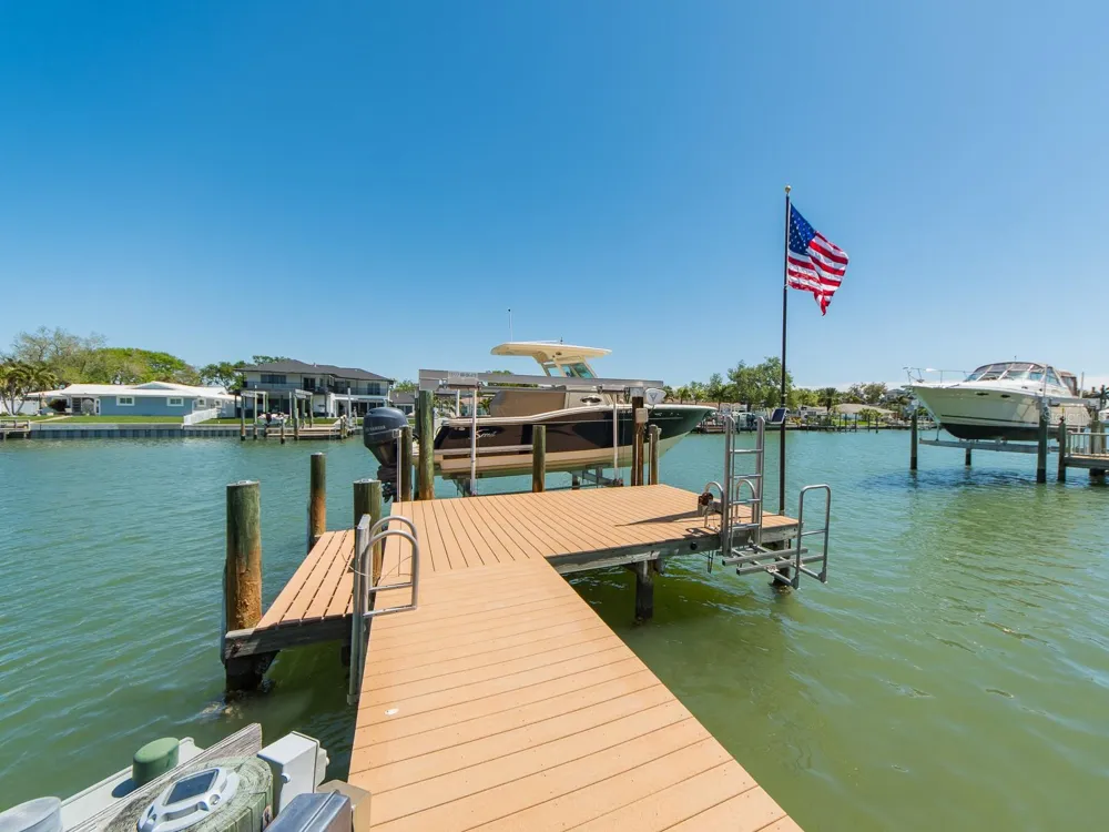 707 SNUG ISLAND Clearwater Beach, FL 33767