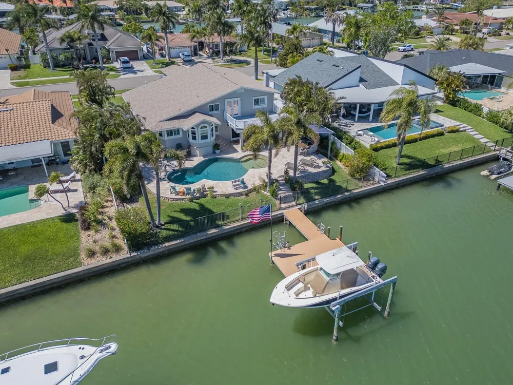 707 SNUG ISLAND Clearwater Beach, FL 33767