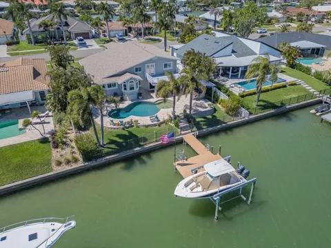 707 SNUG ISLAND