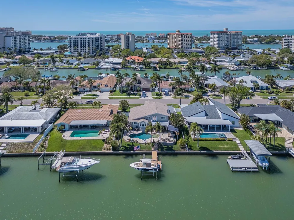 707 SNUG ISLAND Clearwater Beach, FL 33767
