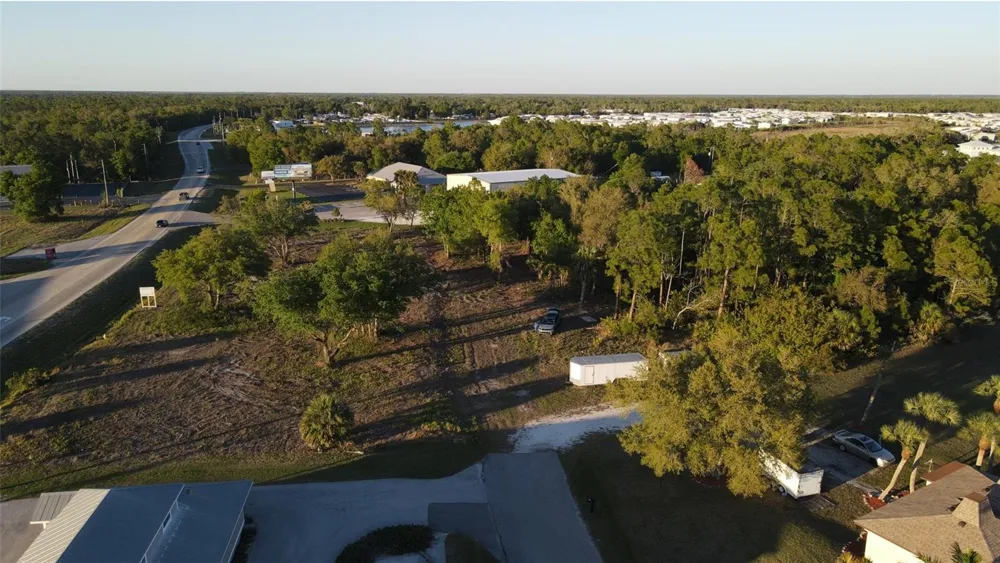 12354 SW CO ROAD 769 Lake Suzy, FL 34269