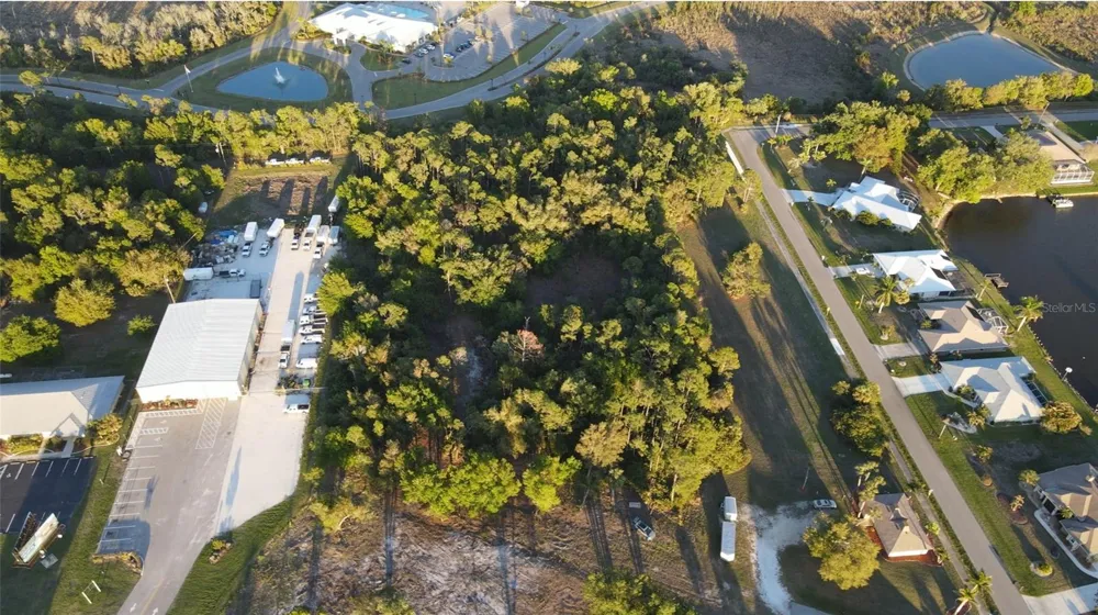 12354 SW CO ROAD 769 Lake Suzy, FL 34269