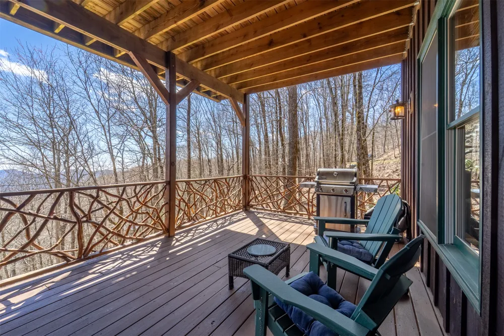 1848 Trays Island Road Sapphire, NC 28774