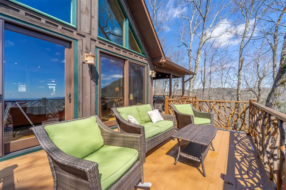 1848 Trays Island Road Sapphire, NC 28774