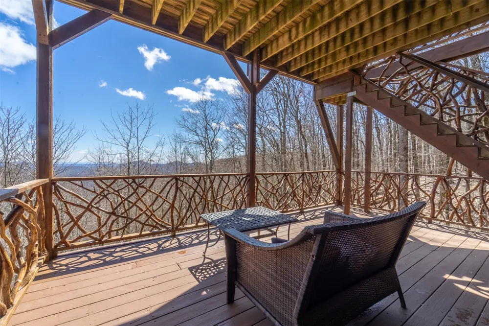 1848 Trays Island Road Sapphire, NC 28774
