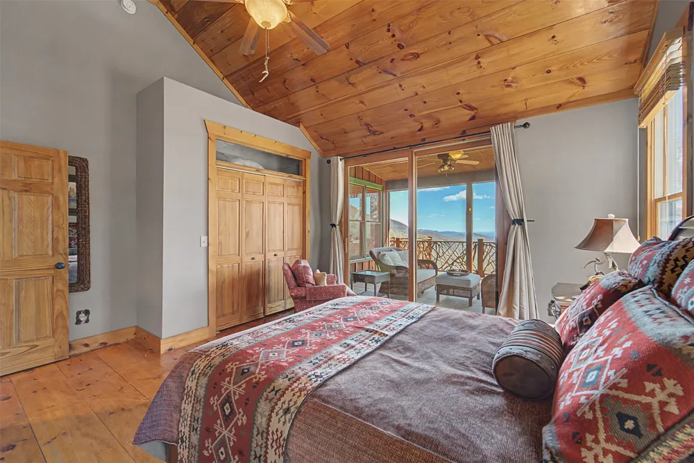 1848 Trays Island Road Sapphire, NC 28774