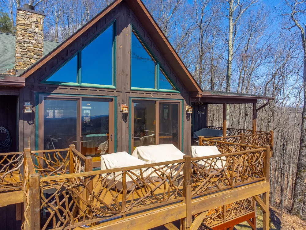 1848 Trays Island Road Sapphire, NC 28774
