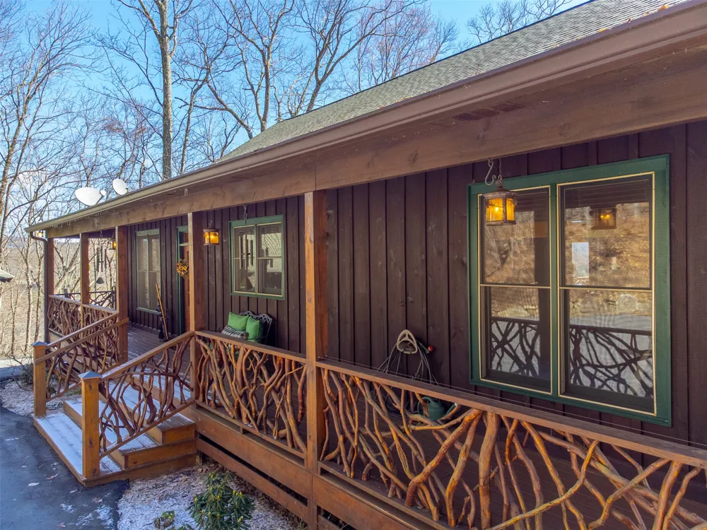 1848 Trays Island Road Sapphire, NC 28774