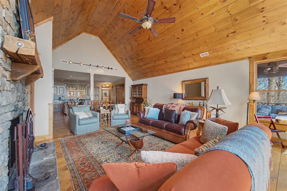 1848 Trays Island Road Sapphire, NC 28774