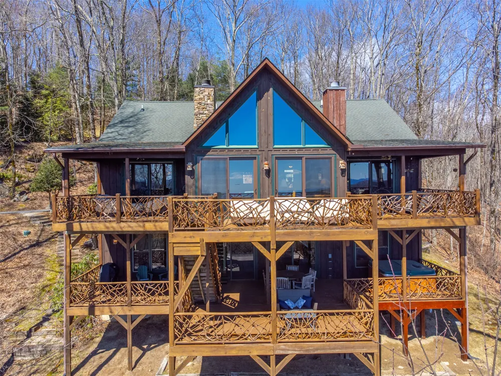 1848 Trays Island Road Sapphire, NC 28774