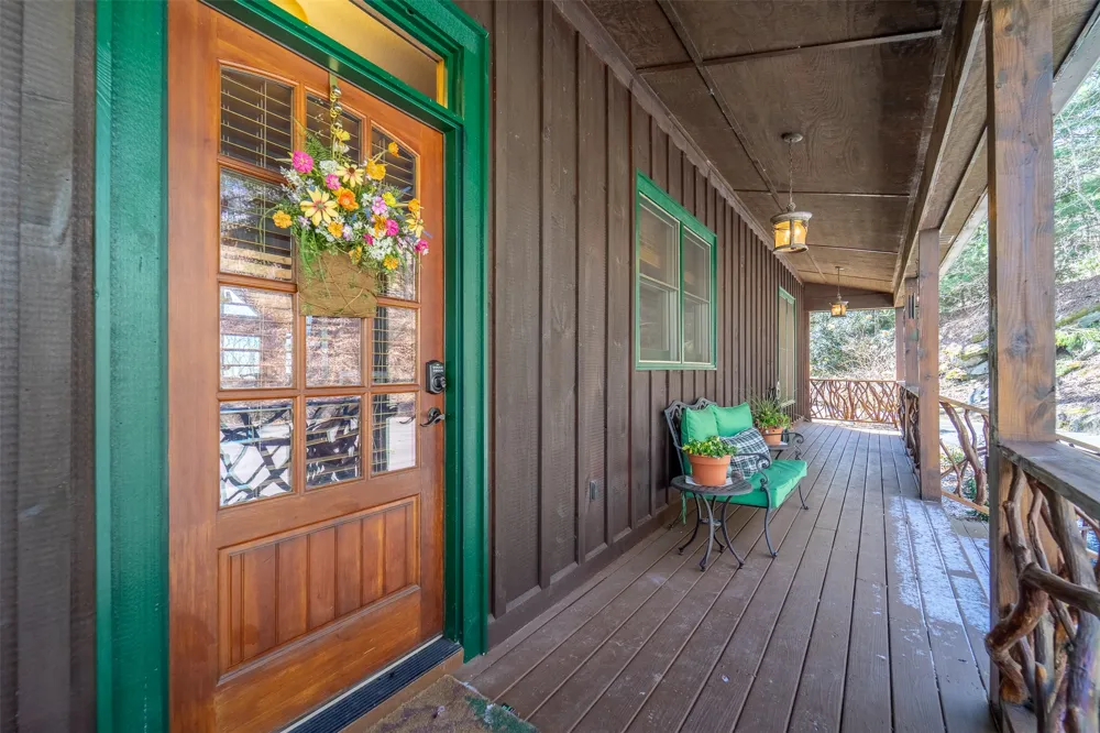 1848 Trays Island Road Sapphire, NC 28774