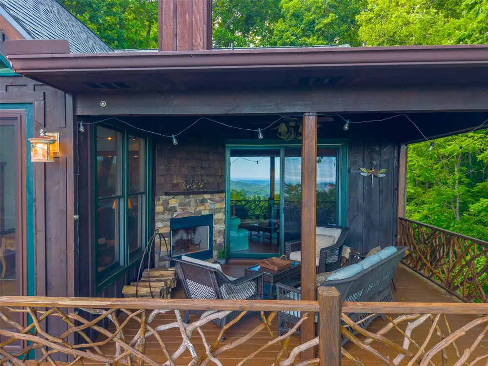 1848 Trays Island Road Sapphire, NC 28774