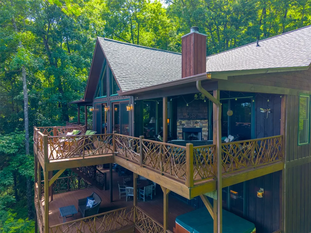 1848 Trays Island Road Sapphire, NC 28774
