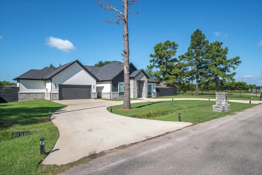 222 Meadowlark Drive Wills Point, TX 75169