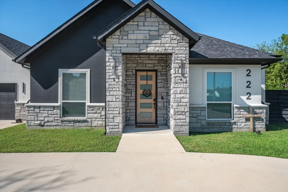 222 Meadowlark Drive Wills Point, TX 75169