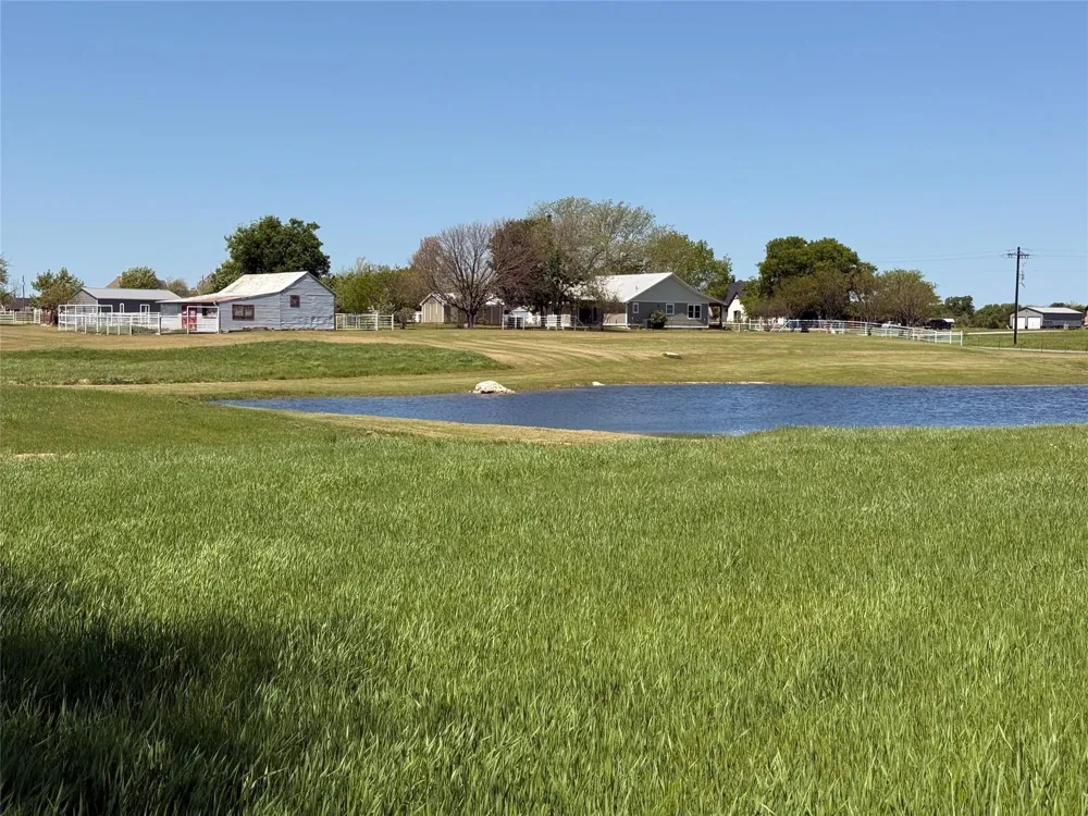2196 Bledsoe Road Gunter, TX 75058