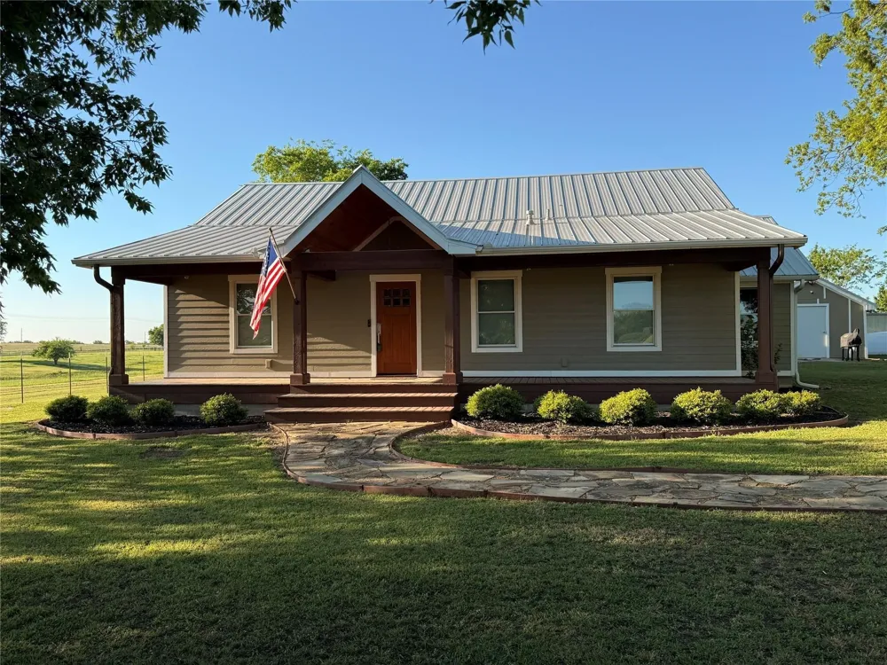 2196 Bledsoe Road Gunter, TX 75058