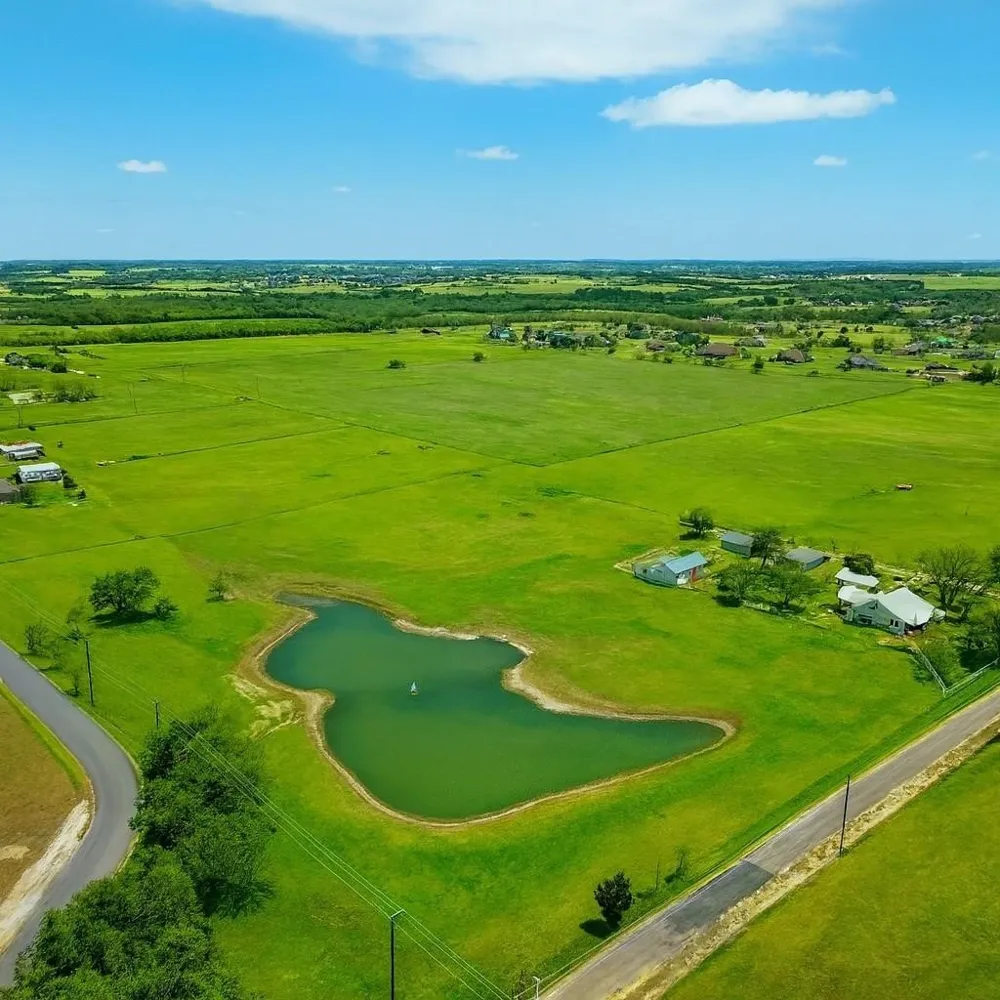 2196 Bledsoe Road Gunter, TX 75058