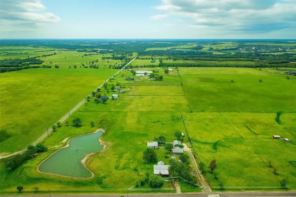 2196 Bledsoe Road Gunter, TX 75058