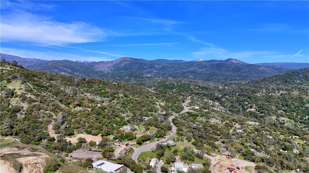 42038 Empty Creek Oakhurst, CA 93644