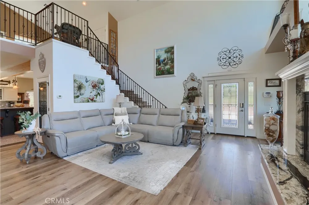 42038 Empty Creek Oakhurst, CA 93644