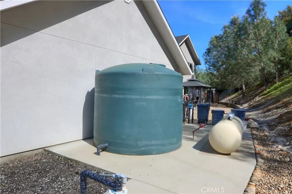 42038 Empty Creek Oakhurst, CA 93644