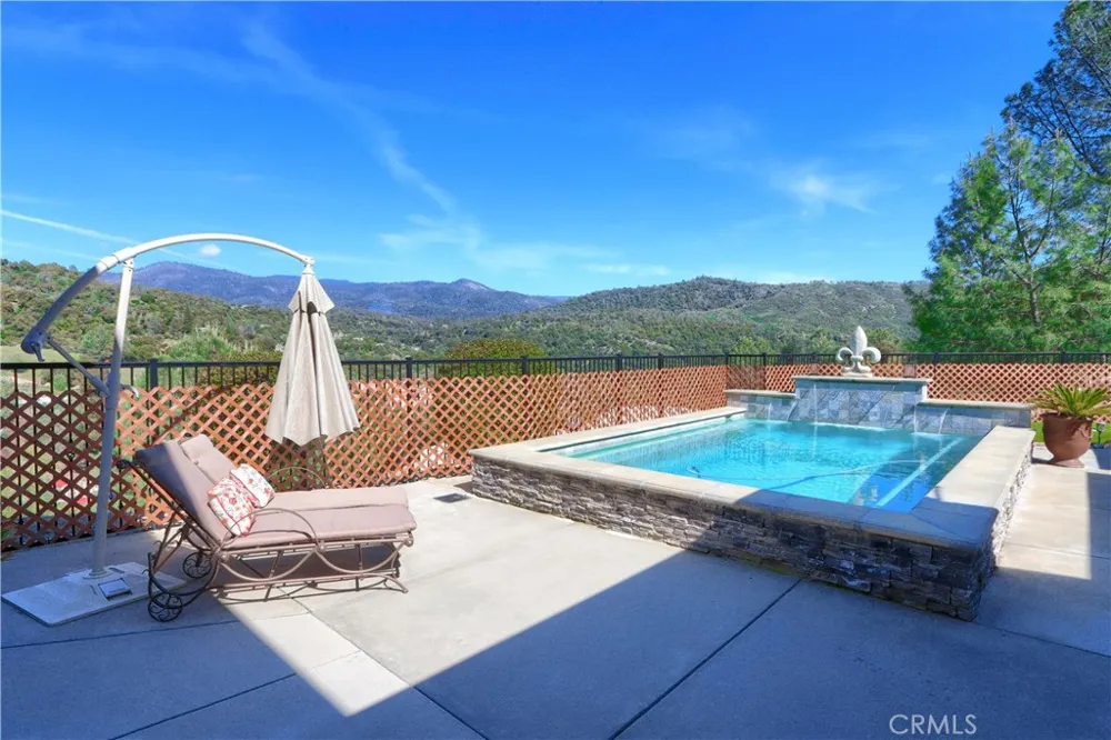 42038 Empty Creek Oakhurst, CA 93644