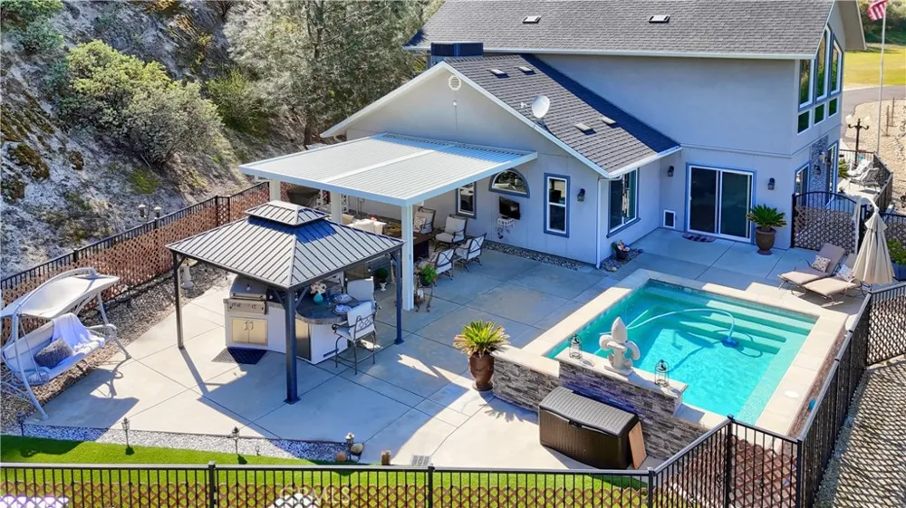42038 Empty Creek Oakhurst, CA 93644