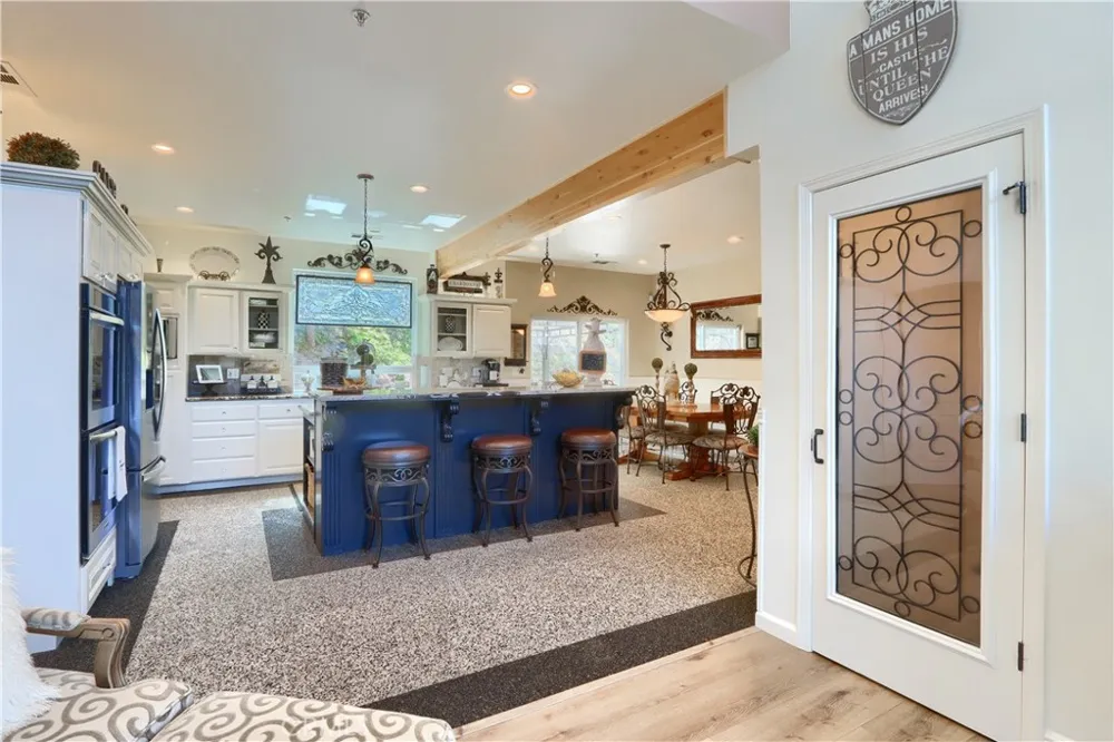 42038 Empty Creek Oakhurst, CA 93644