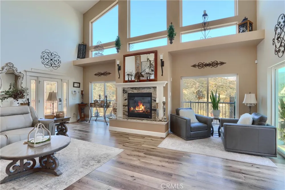 42038 Empty Creek Oakhurst, CA 93644