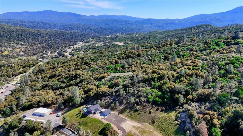 42038 Empty Creek Oakhurst, CA 93644