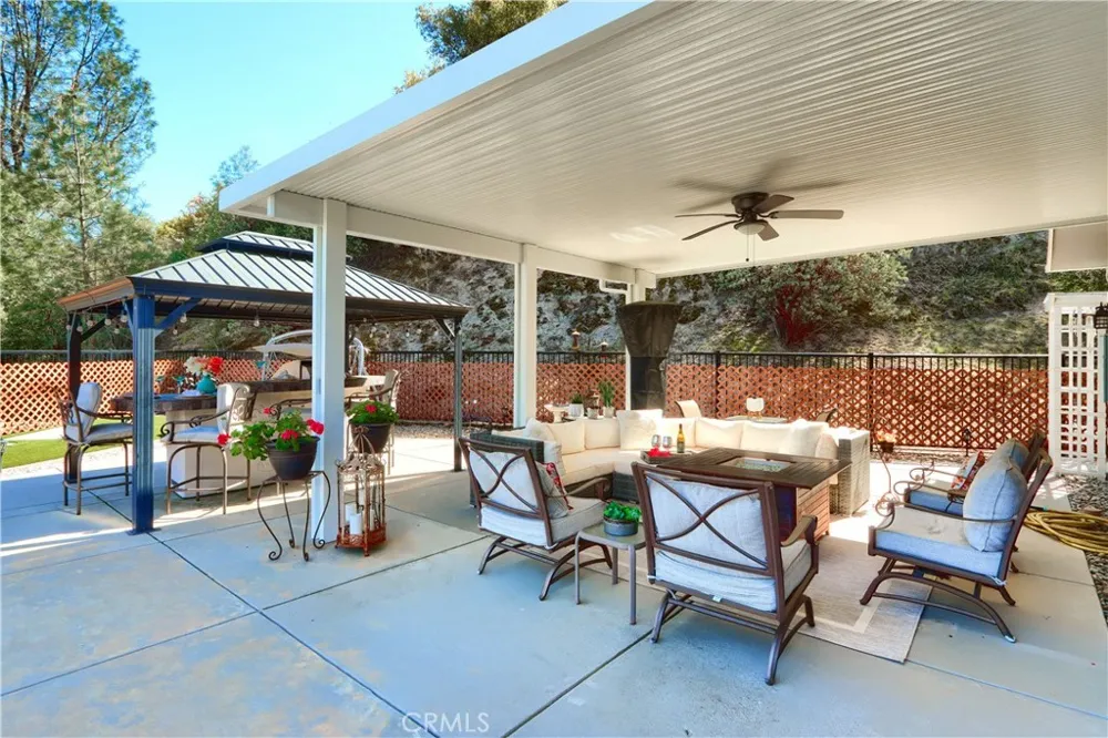 42038 Empty Creek Oakhurst, CA 93644