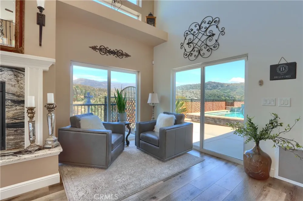 42038 Empty Creek Oakhurst, CA 93644