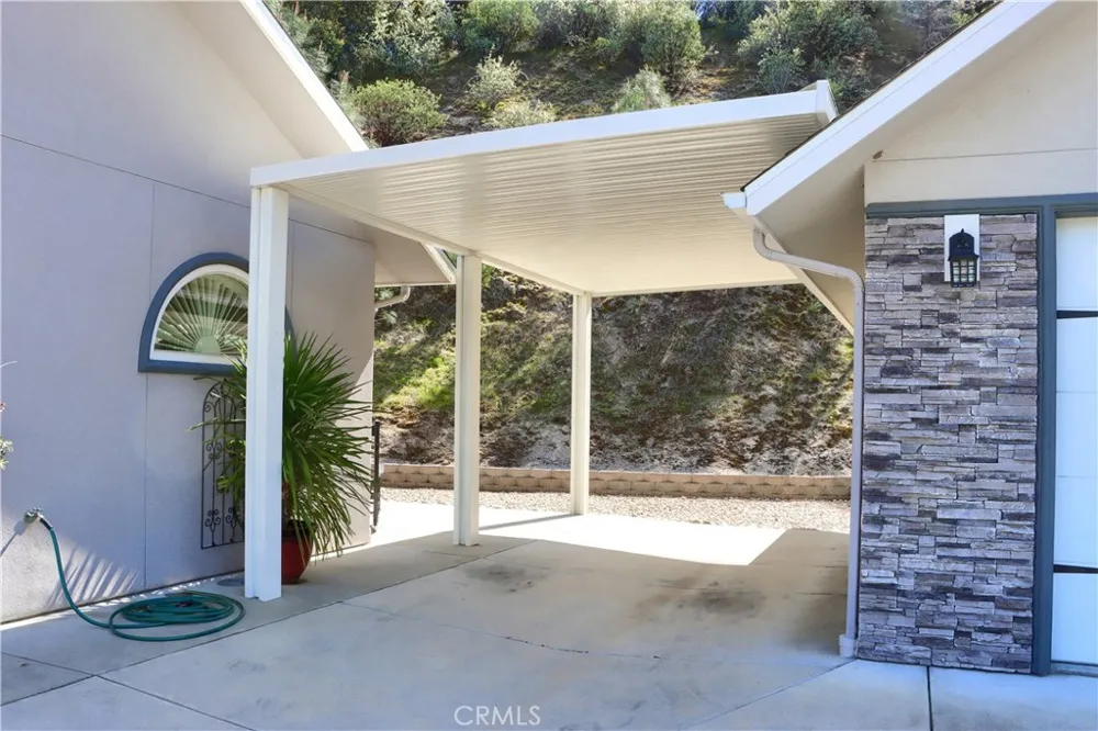 42038 Empty Creek Oakhurst, CA 93644