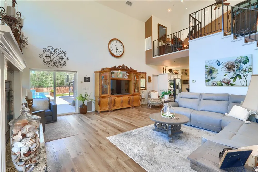 42038 Empty Creek Oakhurst, CA 93644