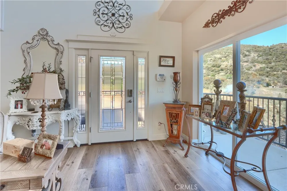 42038 Empty Creek Oakhurst, CA 93644