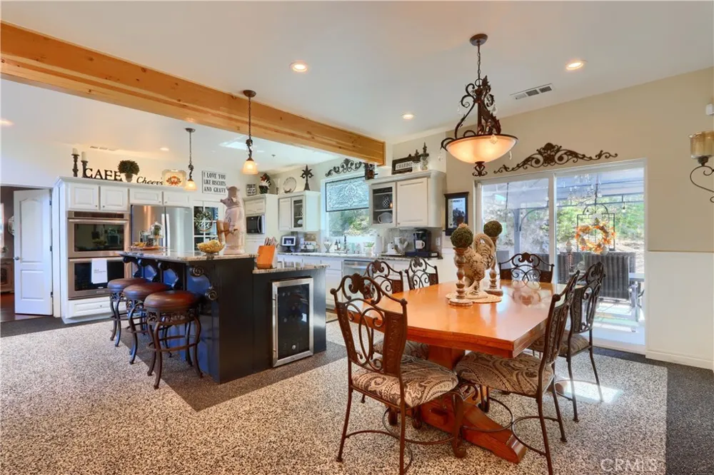 42038 Empty Creek Oakhurst, CA 93644