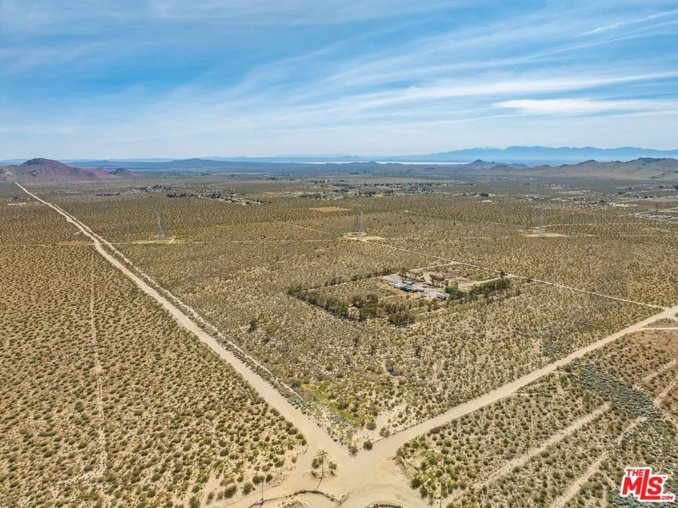 9750 W 70th Street Mojave, CA 93501