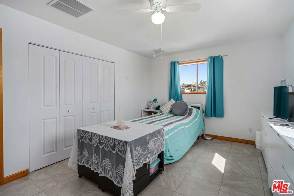 9750 W 70th Street Mojave, CA 93501