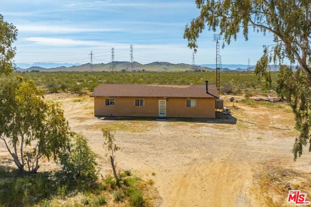 9750 W 70th Street Mojave, CA 93501