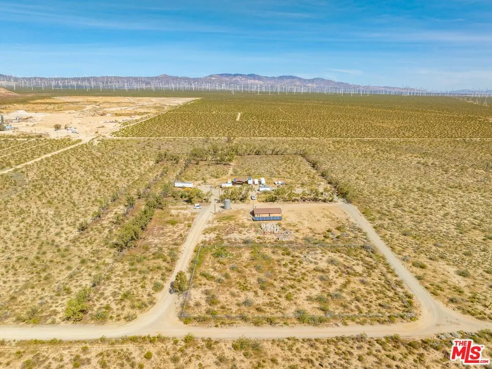 9750 W 70th Street Mojave, CA 93501