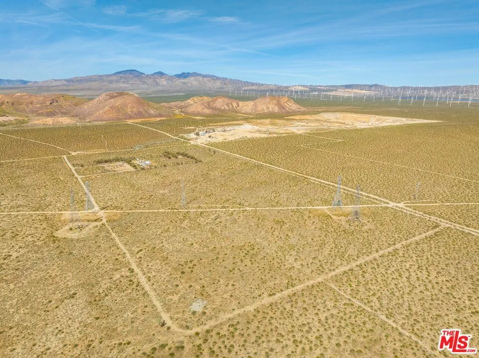 9750 W 70th Street Mojave, CA 93501