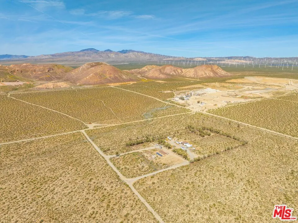 9750 W 70th Street Mojave, CA 93501