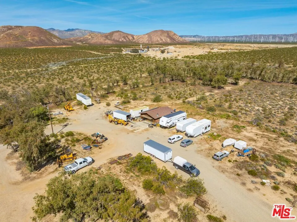 9750 W 70th Street Mojave, CA 93501