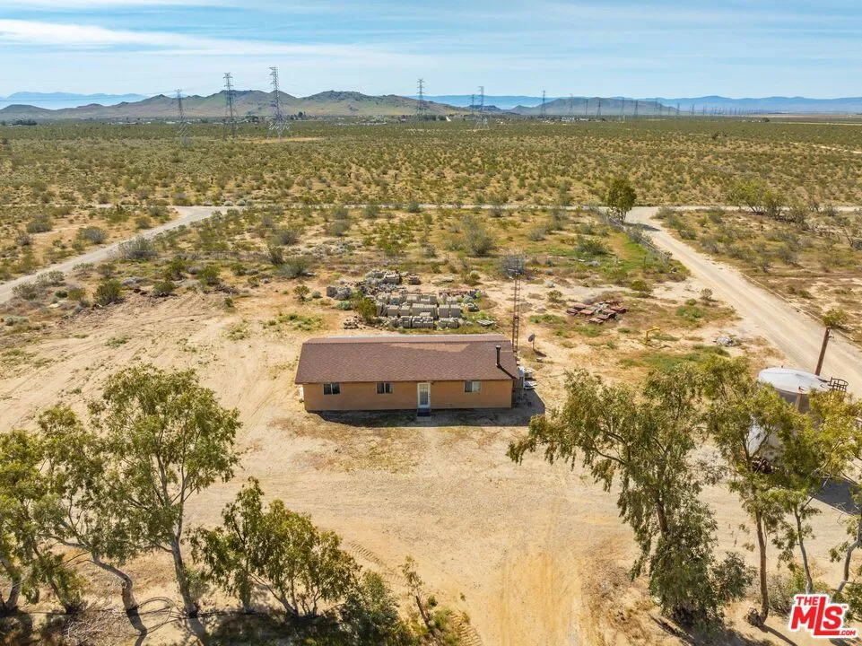 9750 W 70th Street Mojave, CA 93501