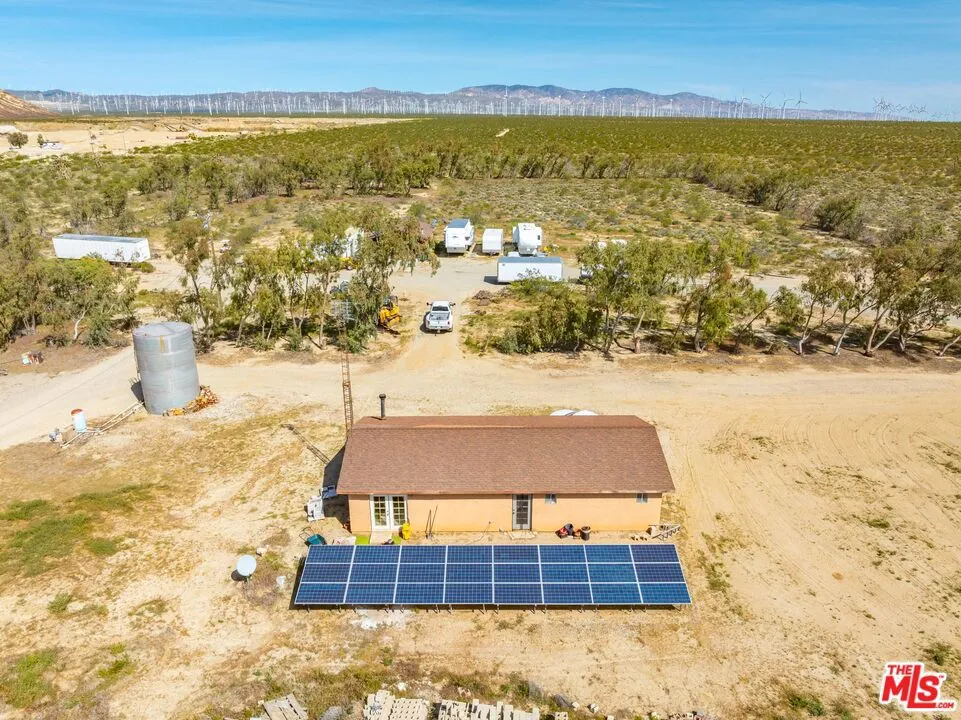 9750 W 70th Street Mojave, CA 93501