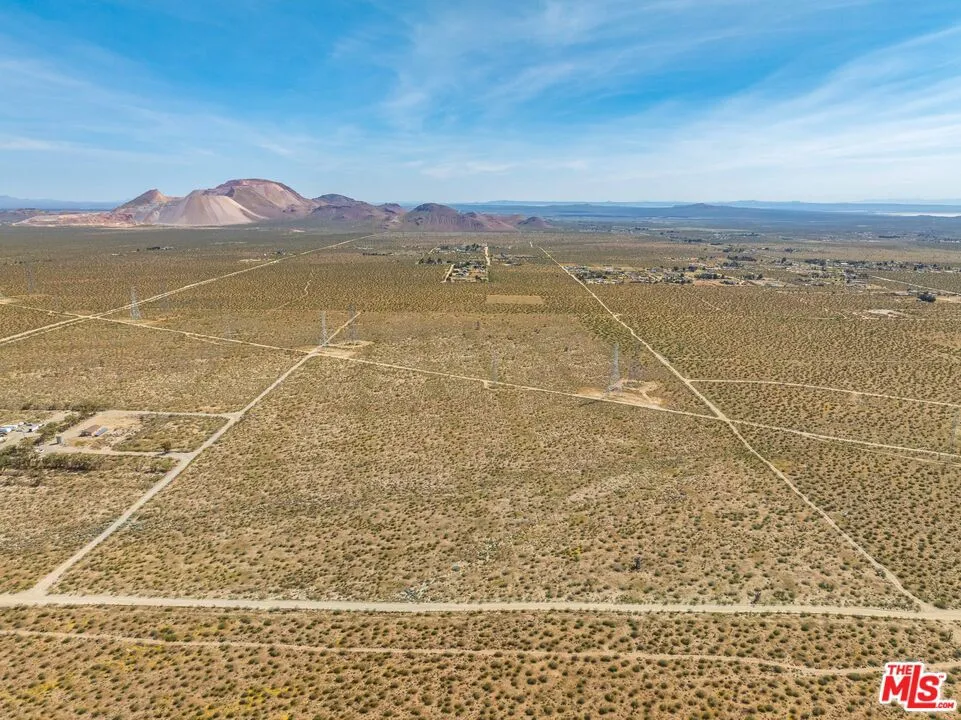 9750 W 70th Street Mojave, CA 93501