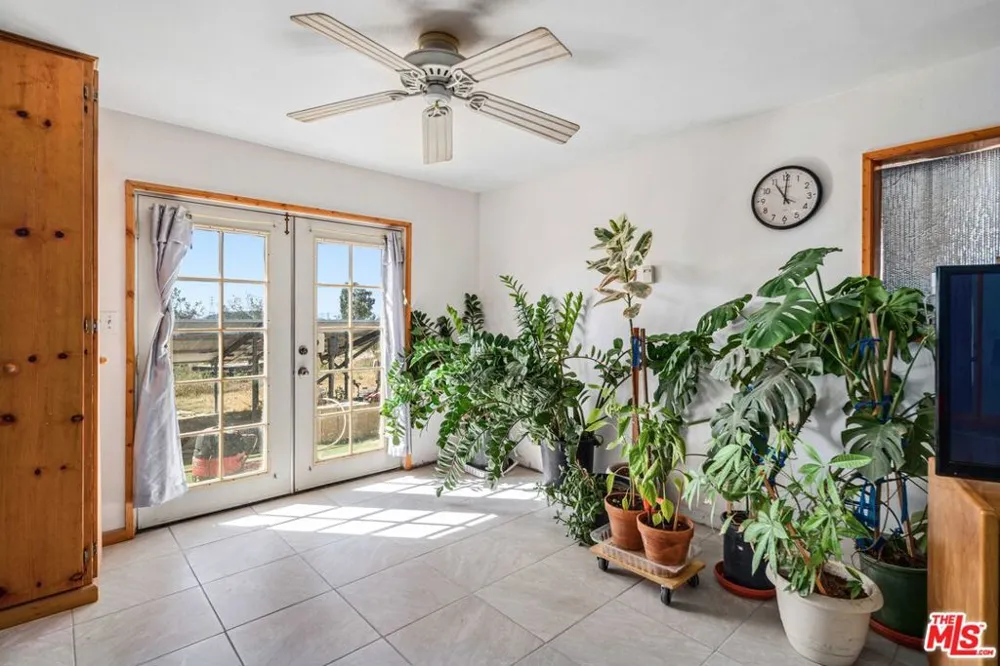 9750 W 70th Street Mojave, CA 93501