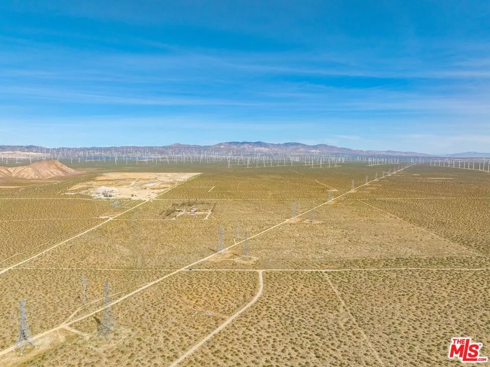 9750 W 70th Street Mojave, CA 93501